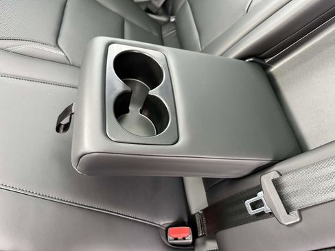 Used 2025 Ford Mustang Mach-E Premium image 16