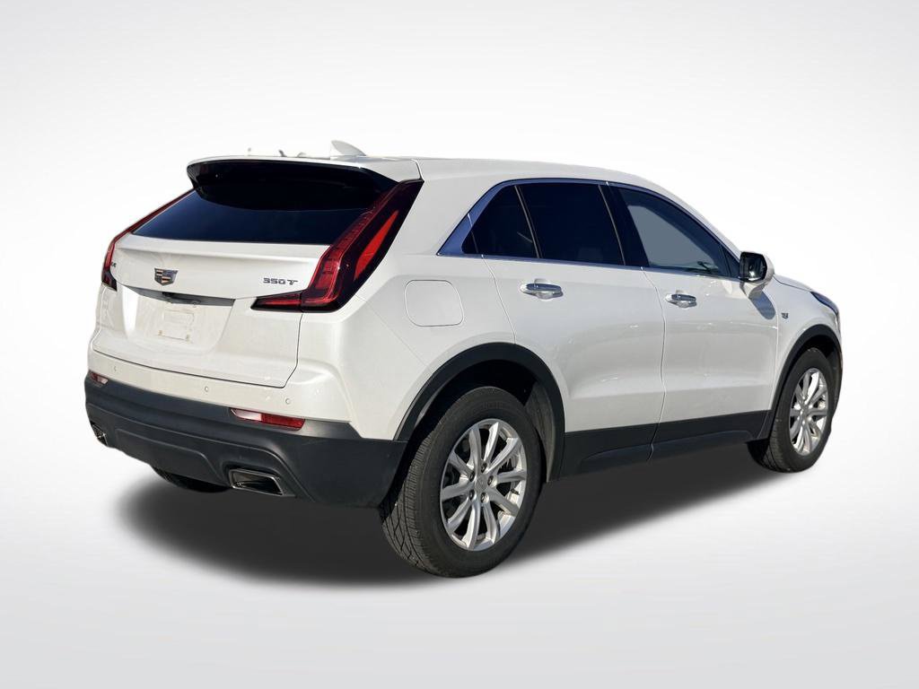 Used 2021 Cadillac XT4 Luxury w/ Cold Weather Package FWD image 6