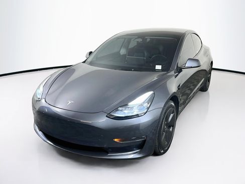 Used 2023 Tesla Model 3 Standard Range RWD image 3