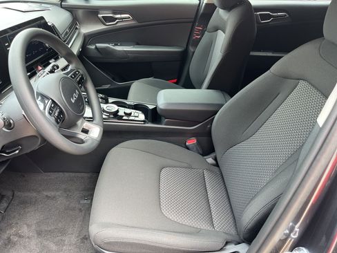 New 2025 Kia Sportage LX image 16