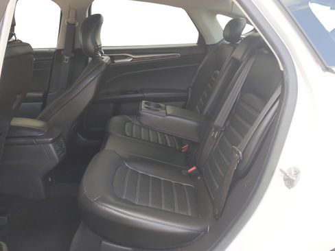 Used 2014 Ford Fusion SE w/ Equipment Group 202A FWD image 30