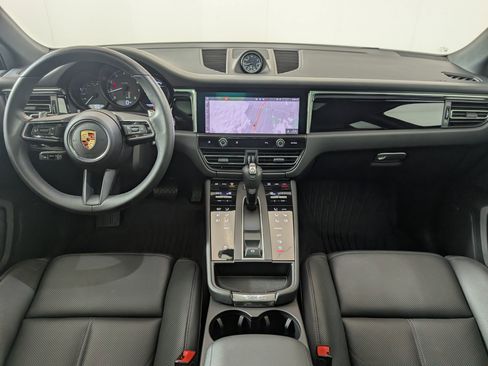 Used 2025 Porsche Macan image 20