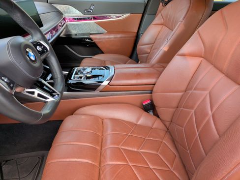 Certified 2023 BMW 760i xDrive w/ Executive Package image 25