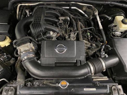 Used 2013 Nissan Xterra PRO-4X w/ Pro-4x Leather Pkg AWD/4WD image 9