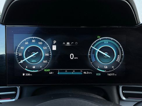 Used 2025 Hyundai Elantra Limited image 42