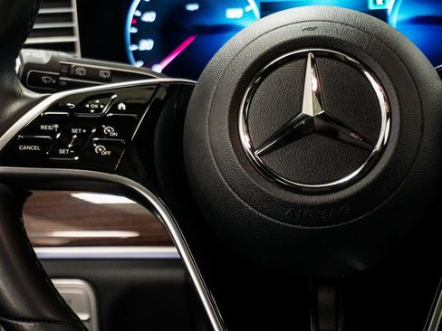 Used 2025 Mercedes-Benz GLE 450e 4MATIC image 16