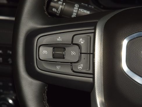 Used 2024 GMC Yukon XL Denali AWD/4WD image 39