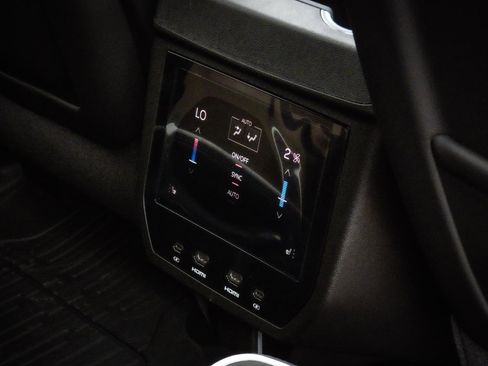 New 2026 GMC Yukon Denali Ultimate AWD/4WD image 9