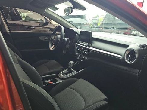 Used 2023 Kia Forte LXS w/ LXS Technology Package FWD image 17