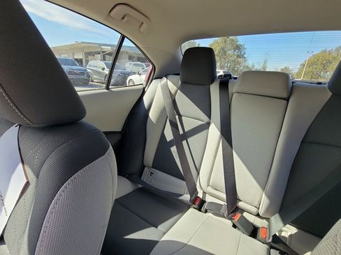 Used 2025 Toyota Corolla LE image 4