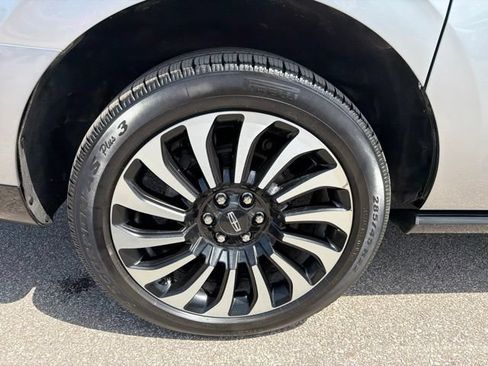 Used 2024 Lincoln Navigator L Black Label AWD/4WD image 36