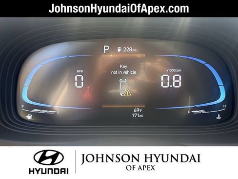Certified 2026 Hyundai Venue SEL FWD image 28