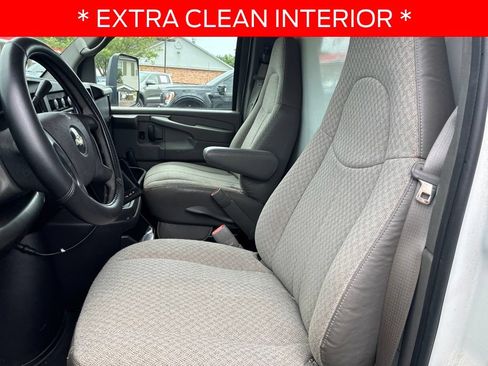 Used 2009 Chevrolet Express 3500 RWD image 9