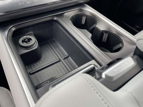 New 2026 Ford Expedition Max Platinum image 9