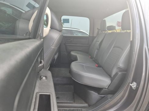 Used 2018 RAM 1500 Tradesman w/ Chrome Appearance Group AWD/4WD image 4