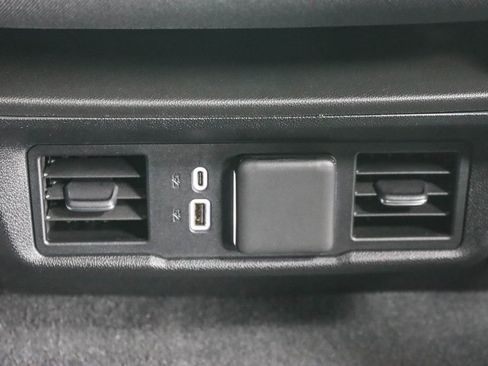 Used 2025 GMC Sierra 1500 Elevation image 23