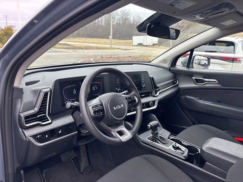 Used 2025 Kia Sportage LX image 13