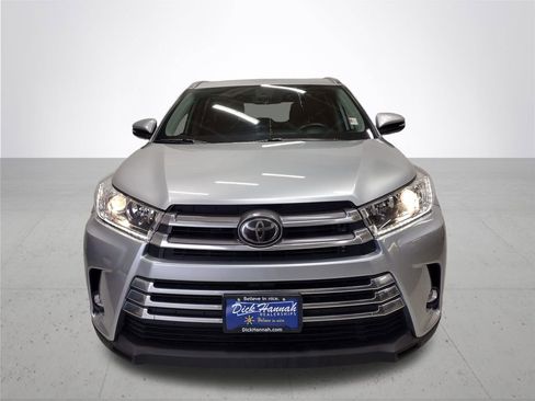 Used 2019 Toyota Highlander Limited image 3