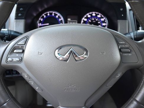 Used 2010 INFINITI G37 Convertible w/ Premium Pkg RWD image 38