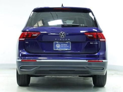 Certified 2024 Volkswagen Tiguan SE w/ Panoramic Sunroof Package FWD image 7