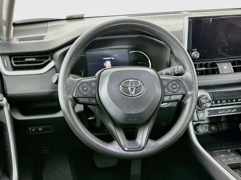 Used 2025 Toyota RAV4 XLE FWD image 18