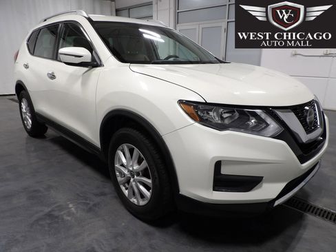 Used 2019 Nissan Rogue SV image 1