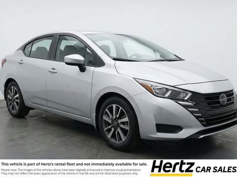 Used 2025 Nissan Versa SV image 1