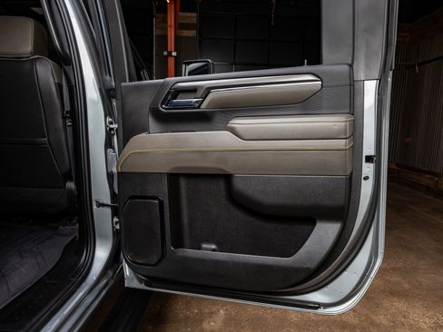 Used 2024 Chevrolet Silverado 2500 ZR2 w/ Technology Package image 37