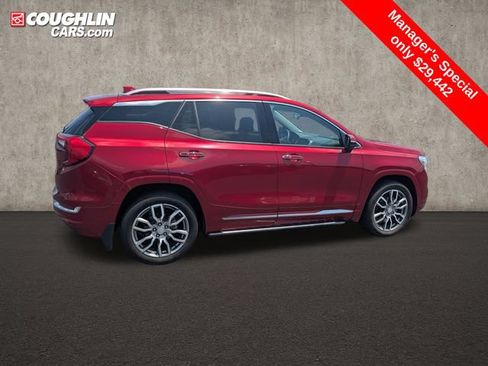 Used 2023 GMC Terrain Denali w/ Denali Premium Package AWD/4WD image 9