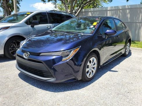 Used 2023 Toyota Corolla LE FWD image 3