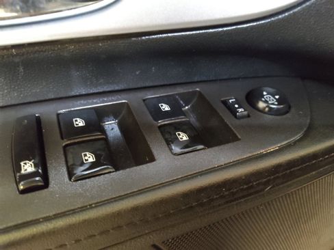 Used 2015 Chevrolet Equinox LS image 27