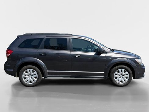 Used 2020 Dodge Journey SE w/ Blacktop Package FWD image 3