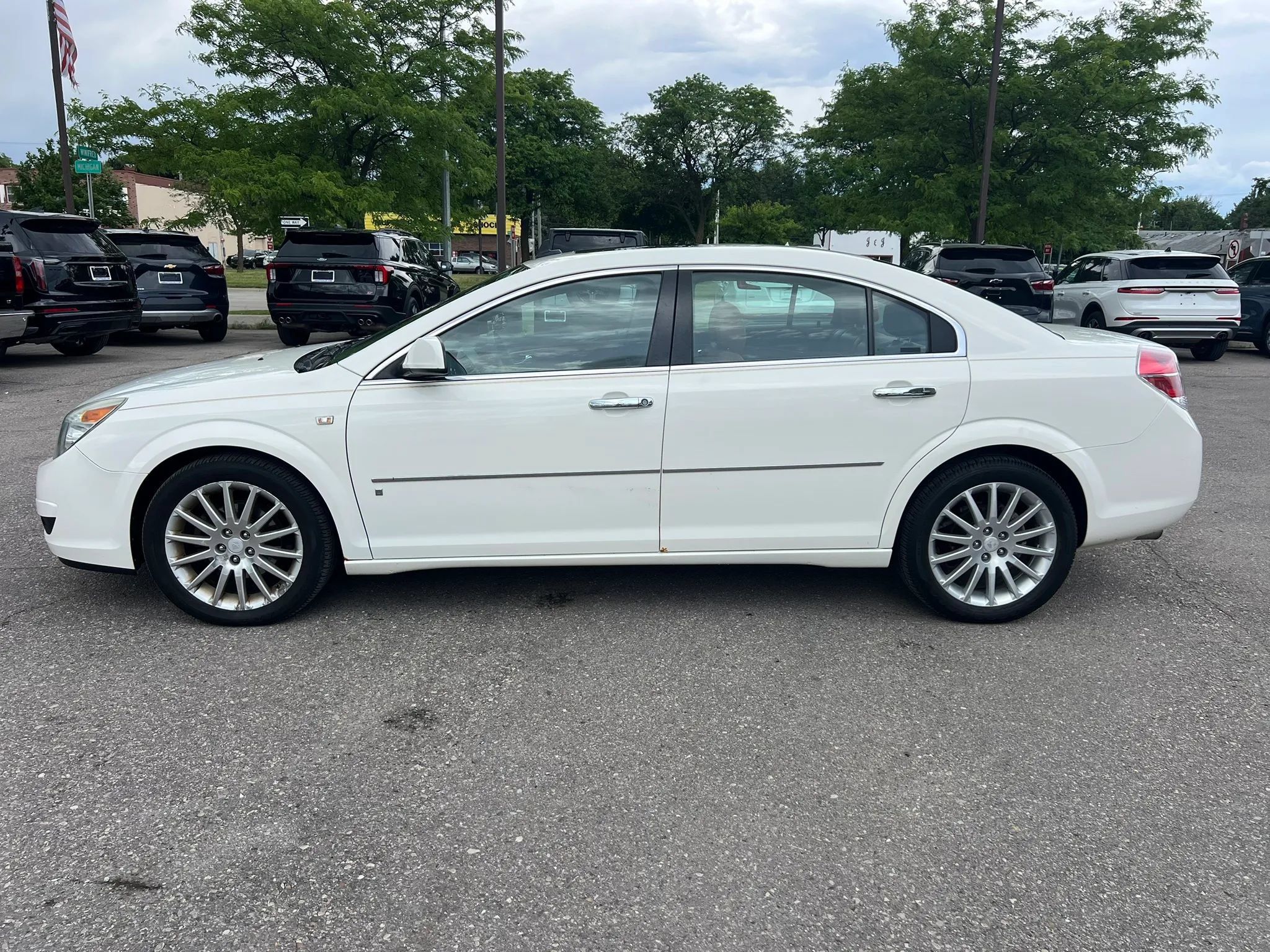 Used 2007 Saturn Aura XR w/ Premium Trim Pkg FWD image 4