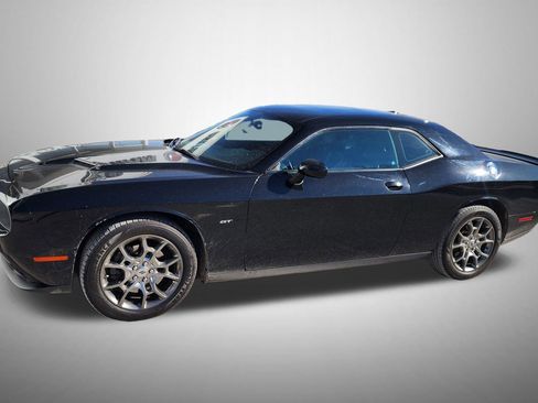 Used 2017 Dodge Challenger GT w/ Driver Convenience Group image 3