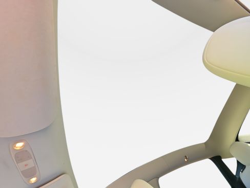 Used 2024 Tesla Model Y Long Range RWD image 30
