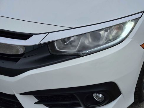 Used 2018 Honda Civic EX-T image 7