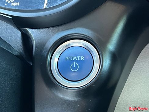 Certified 2024 Toyota Sienna XLE FWD image 27