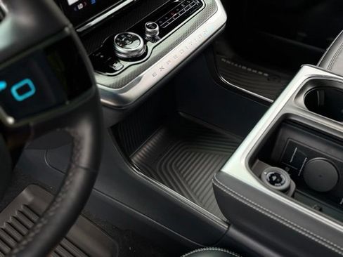 New 2027 Ford Expedition Platinum w/ Stealth Appearance Package AWD/4WD image 32