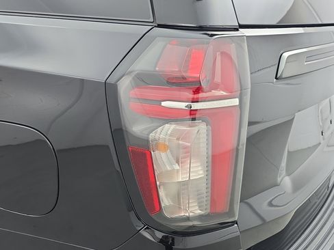 Used 2022 Chevrolet Tahoe Z71 w/ Luxury Package image 36