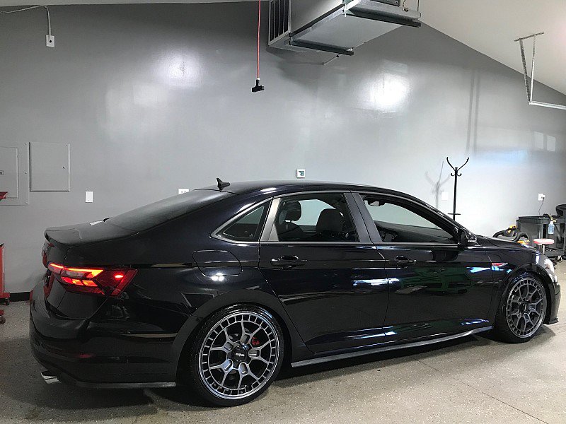 Used 2020 Volkswagen Jetta GLI FWD image 3