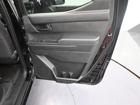 Used 2025 Toyota Tacoma SR5 AWD/4WD image 29