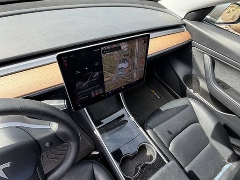 Used 2020 Tesla Model 3 Standard Range Plus RWD image 17
