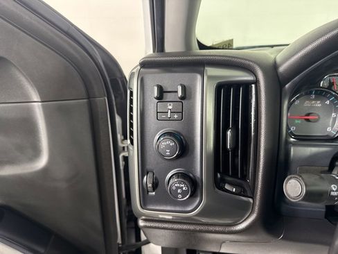 Used 2018 Chevrolet Silverado 1500 LT w/ LT Convenience Package image 21