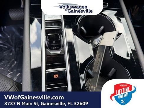 Certified 2025 Volkswagen Atlas Cross Sport SE AWD/4WD image 28