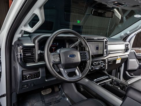 Used 2026 Ford F250 Lariat w/ Black Appearance Package image 17