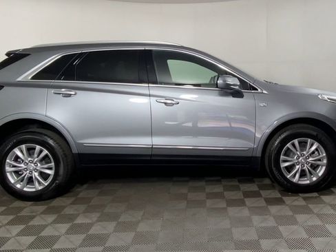 New 2025 Cadillac XT5 Luxury image 2