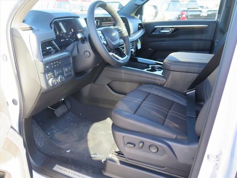 Used 2026 Chevrolet Tahoe High Country w/ Sun And Tow Package image 9