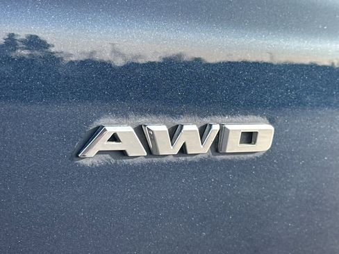 Used 2017 Cadillac XT5 Premium Luxury w/ Driver Assist Package image 32