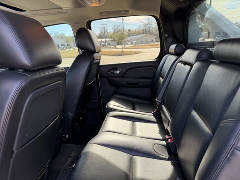 Used 2012 Chevrolet Avalanche LTZ image 13