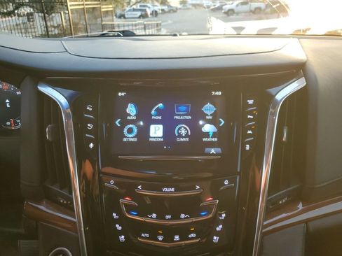 Used 2016 Cadillac Escalade Luxury image 39